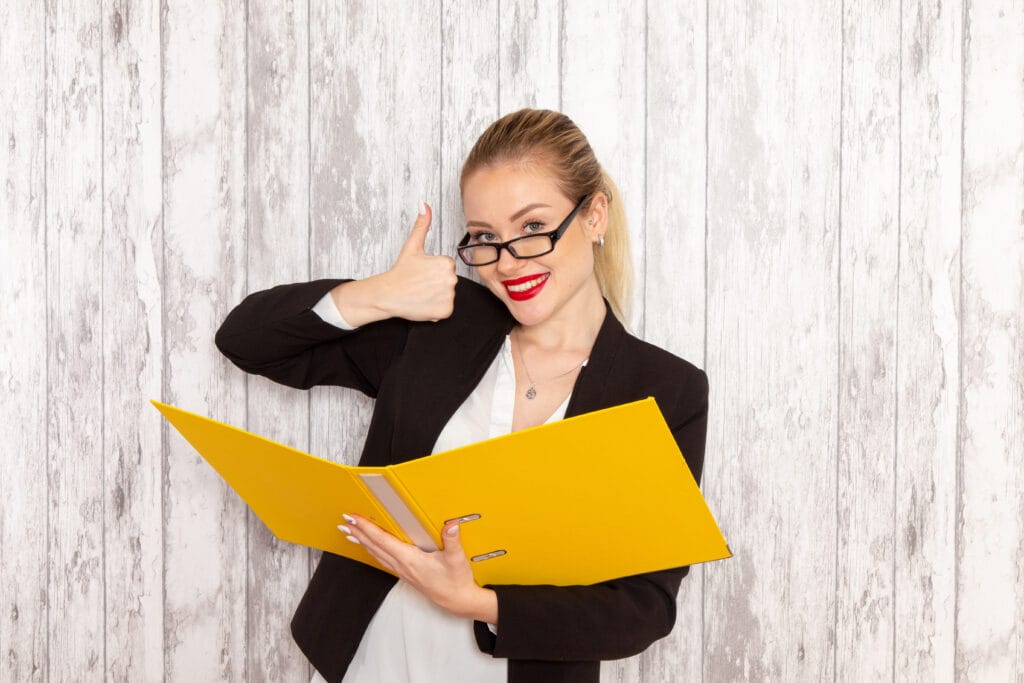 The key requirements for shredding in Australia include compliance with the Privacy Act 1988, which mandates the secure destruction of confidential, sensitive, or personal materials. Organizations must take reasonable steps to destroy or de-identify personal information that is no longer needed, in accordance with the Notifiable Data Breaches (NDB) Scheme.